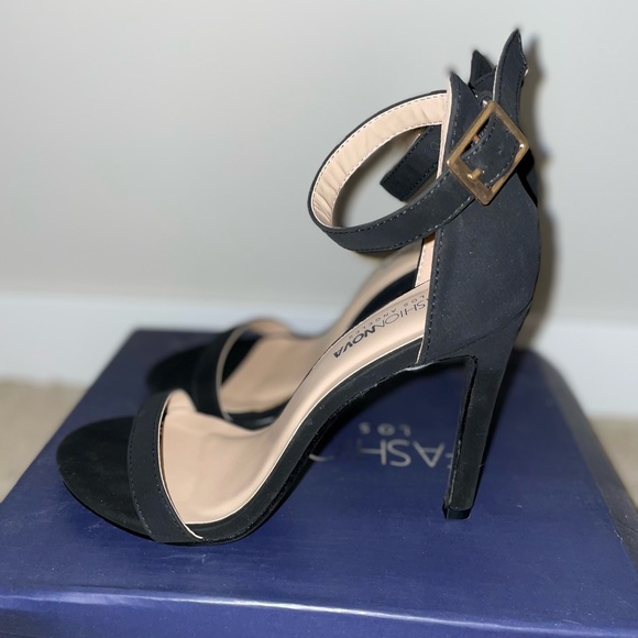 *Fashion Nova* - Picture 1 of 5